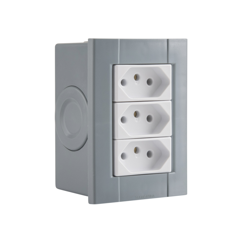 Conjunto de Sobrepor 3 Tomadas 2P+T 10A Liz Plastibox Tramontina